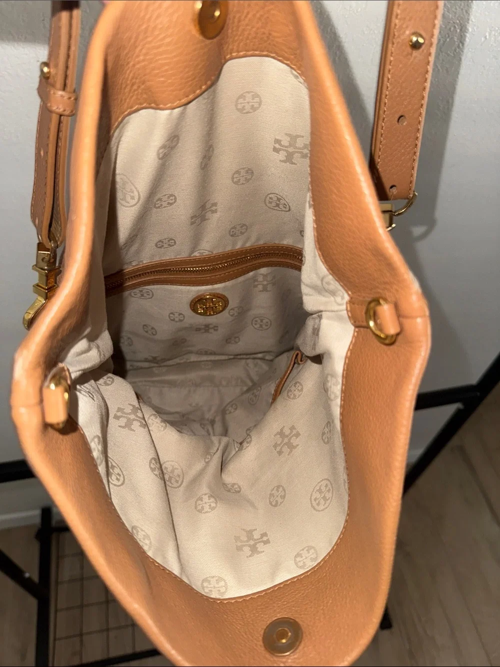 Tory Burch Saddle Crossbody Bag in Brown